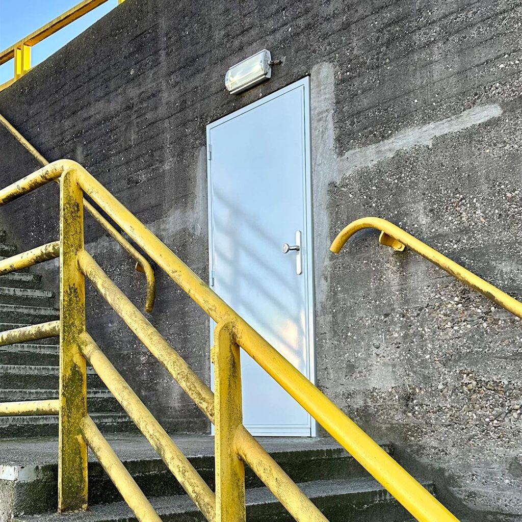 homepage-dp-industrial-doors